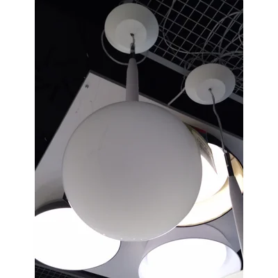 Castore 25 Sospensione lamapa wisząca ekspozycyjna biała