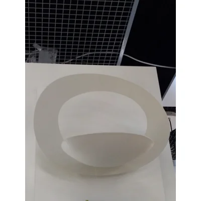 PIRCE Lampa ścienna ekspozycyjna biała